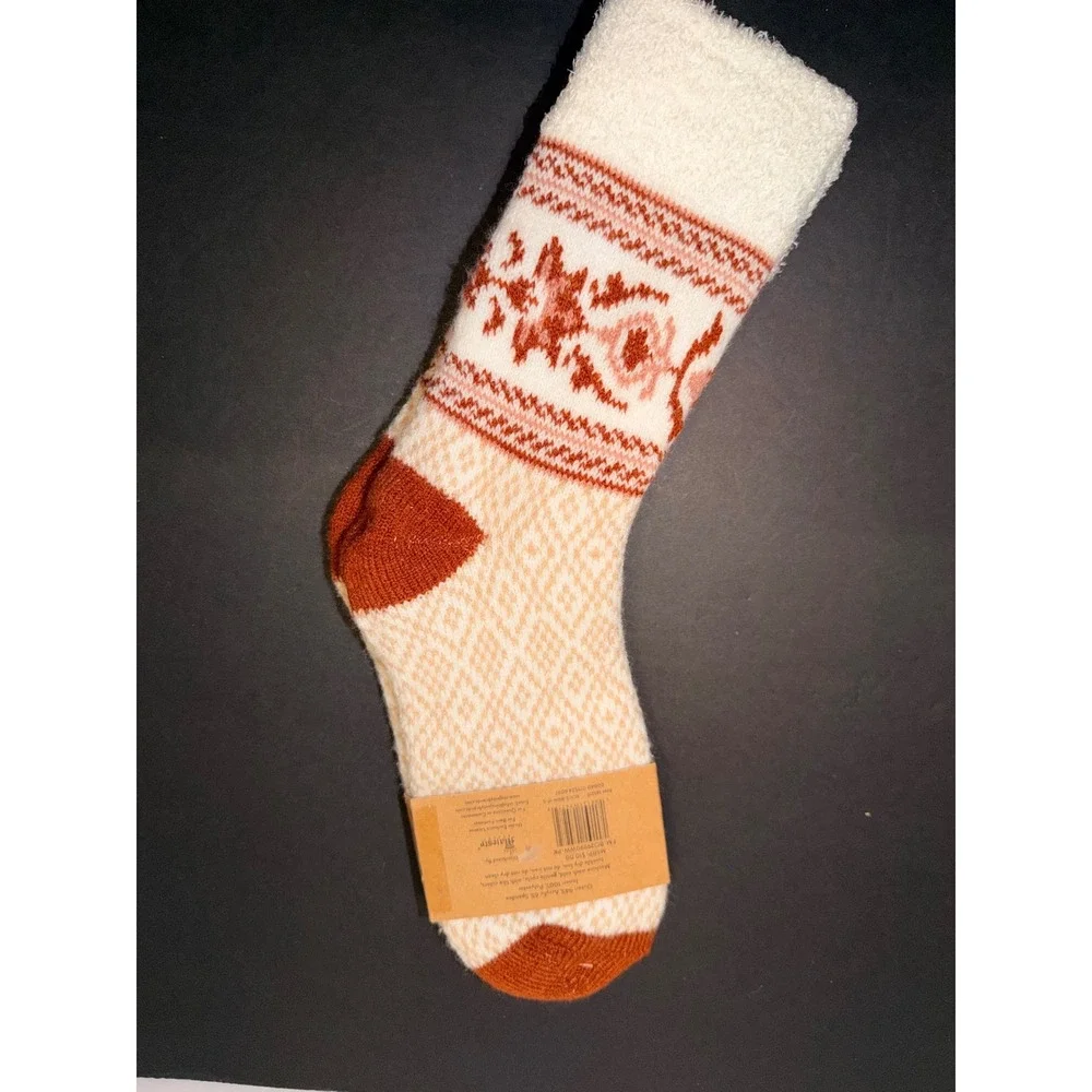 Born Womens Cabin Socks Cream Rust Orange Fair Isle Fuzzy Lined Crew Sz 4-10 NEW